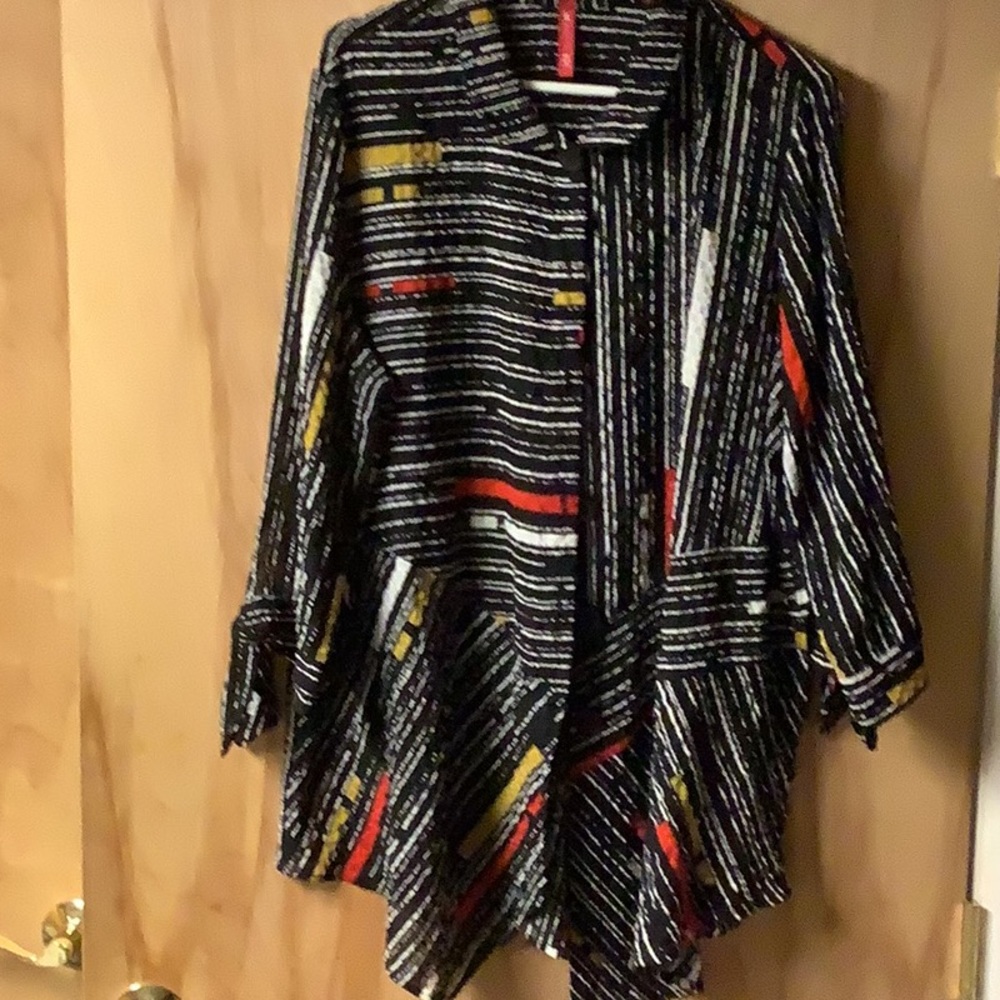 Black and White Boxy 3/4 Sleeve Button Down Shirt